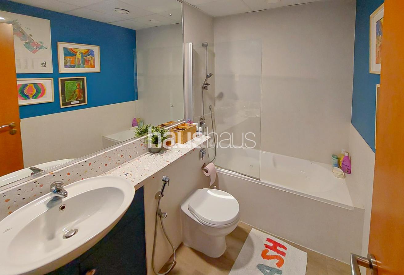 Upgraded 2-Bed | 1,621 sq.ft | Study photo 8