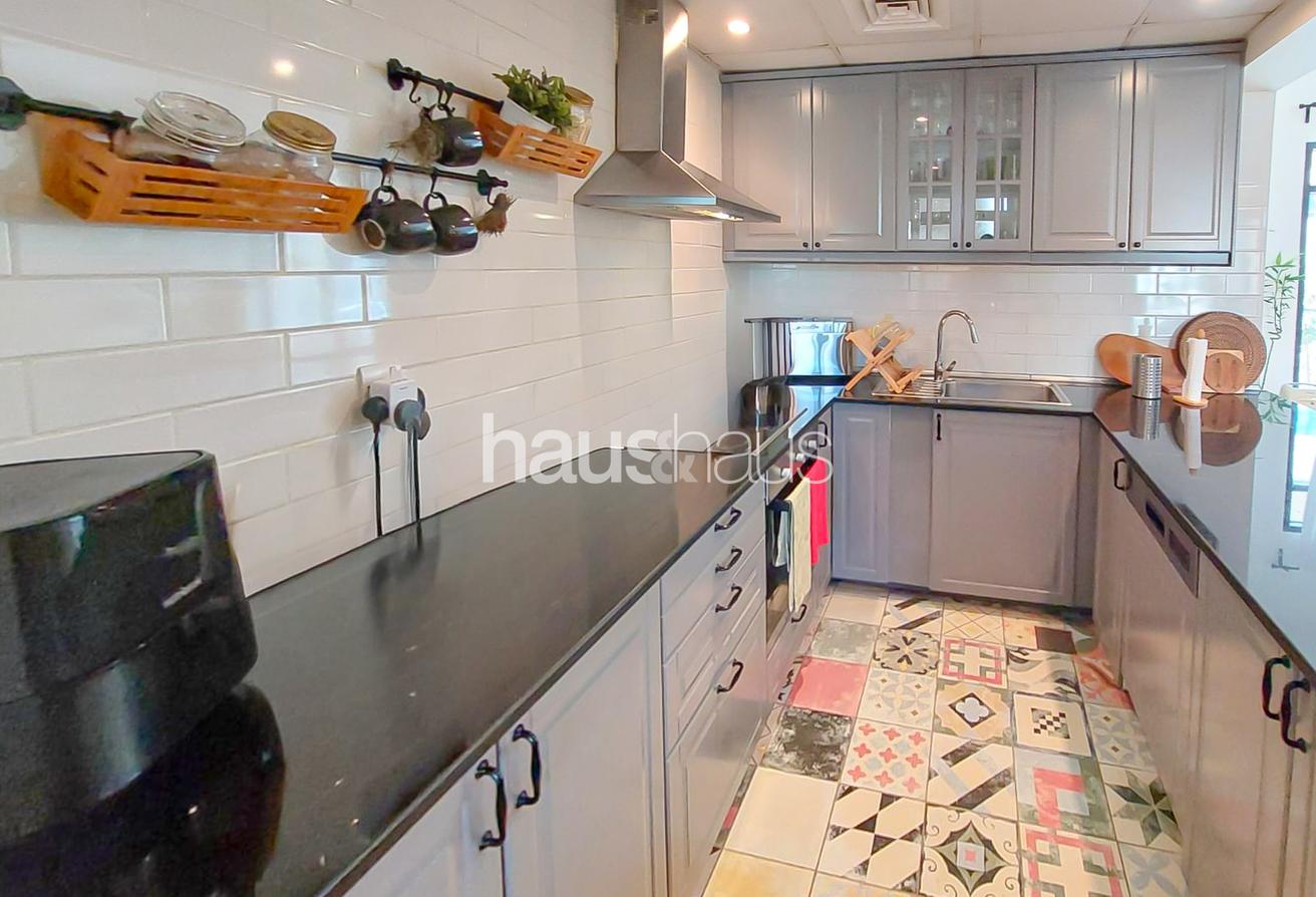 Upgraded 2-Bed | 1,621 sq.ft | Study photo 15