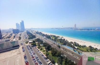 Apartment - 4 - 5 for rent in Corniche Tower - Corniche Road - Abu Dhabi