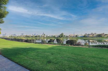 Villa - 5 - 5 for sale in Sector E - Emirates Hills - Dubai Villa - 5 - 5 for sale in Sector E - Emirates Hills - Dubai