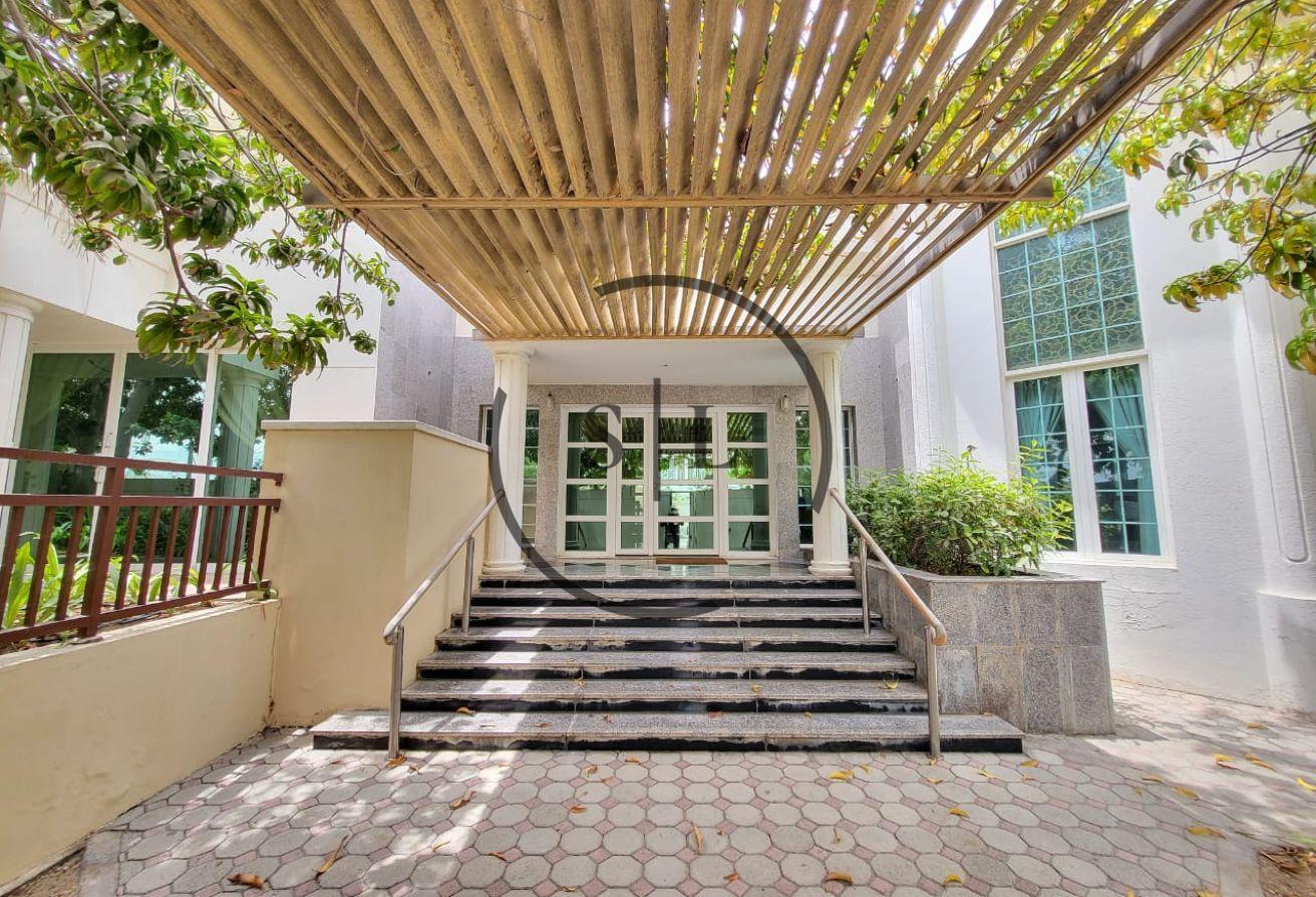 Private Garden | Prime Location | 4 Parkings photo 2