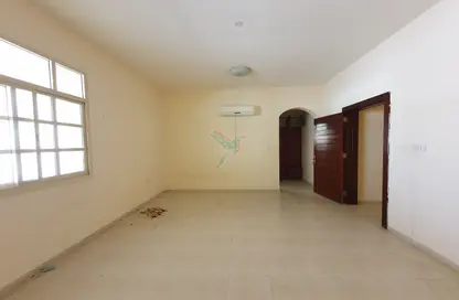 Apartment - 2 Bedrooms - 2 Bathrooms for rent in Al Dafeinah - Asharej - Al Ain Apartment - 2 Bedrooms - 2 Bathrooms for rent in Al Dafeinah - Asharej - Al Ain
