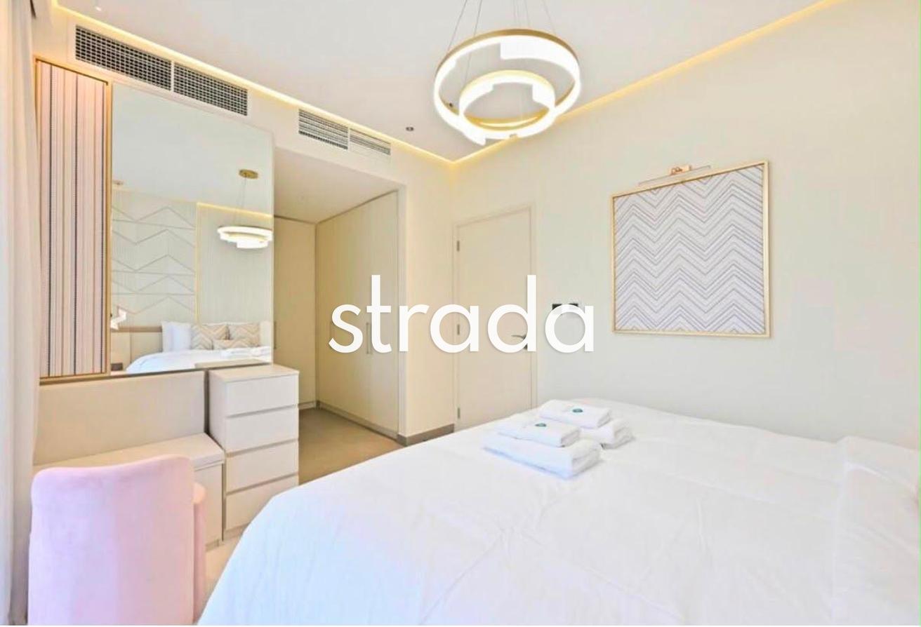 Upgraded | Single Row | Furnished photo 8