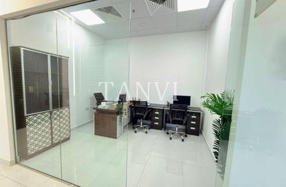 Office Space - Studio - 1 Bathroom for rent in Red Avenue - Al Garhoud - Dubai