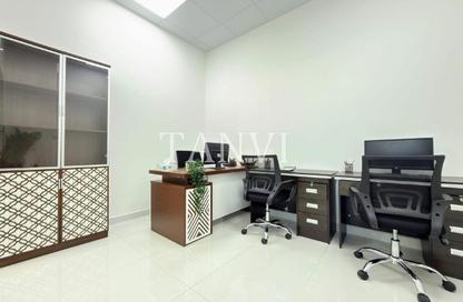 Office Space - Studio - 1 Bathroom for rent in Red Avenue - Al Garhoud - Dubai