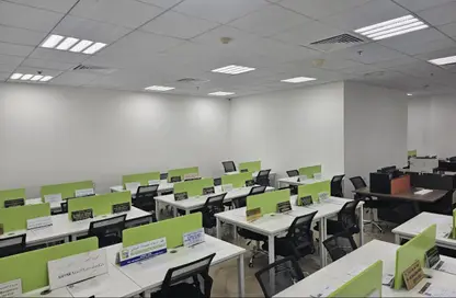 مكتب - استوديو - 4 حمامات للايجار في النخيل - عجمان