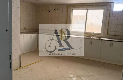 سكن عمال - استوديو - 8 حمامات للايجار في الجرف - عجمان وسط المدينة - عجمان