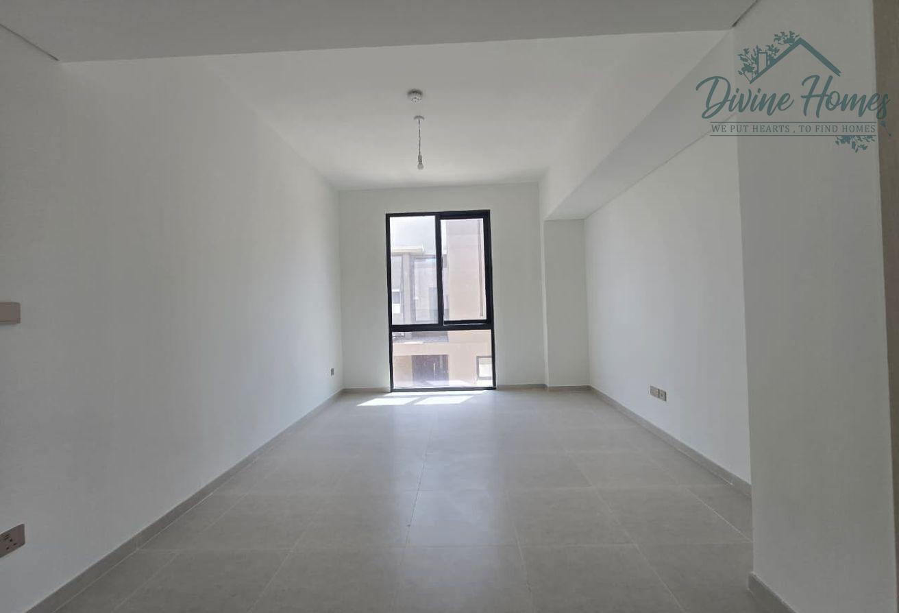 WITH POOL | DRIVER's ROOM | READY TO MOVE photo 9