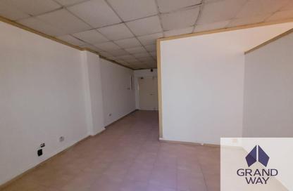 Office Space - Studio - 4 Bathrooms for rent in Souk Al Kabeer Building - Al Souk Al Kabeer - Bur Dubai - Dubai Office Space - Studio - 4 Bathrooms for rent in Souk Al Kabeer Building - Al Souk Al Kabeer - Bur Dubai - Dubai
