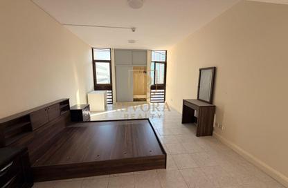 Apartment - 3 - 3 for rent in Al Muraqqabat - Deira - Dubai