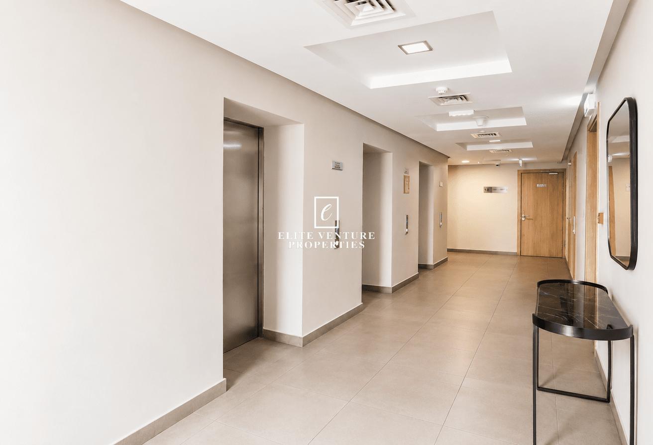 HIGH FLOOR | POOL VIEW | SPACIOUS | BRAND NEW photo 14
