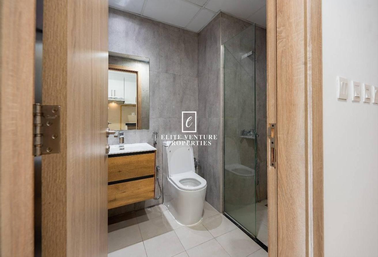 HIGH FLOOR | POOL VIEW | SPACIOUS | BRAND NEW photo 7