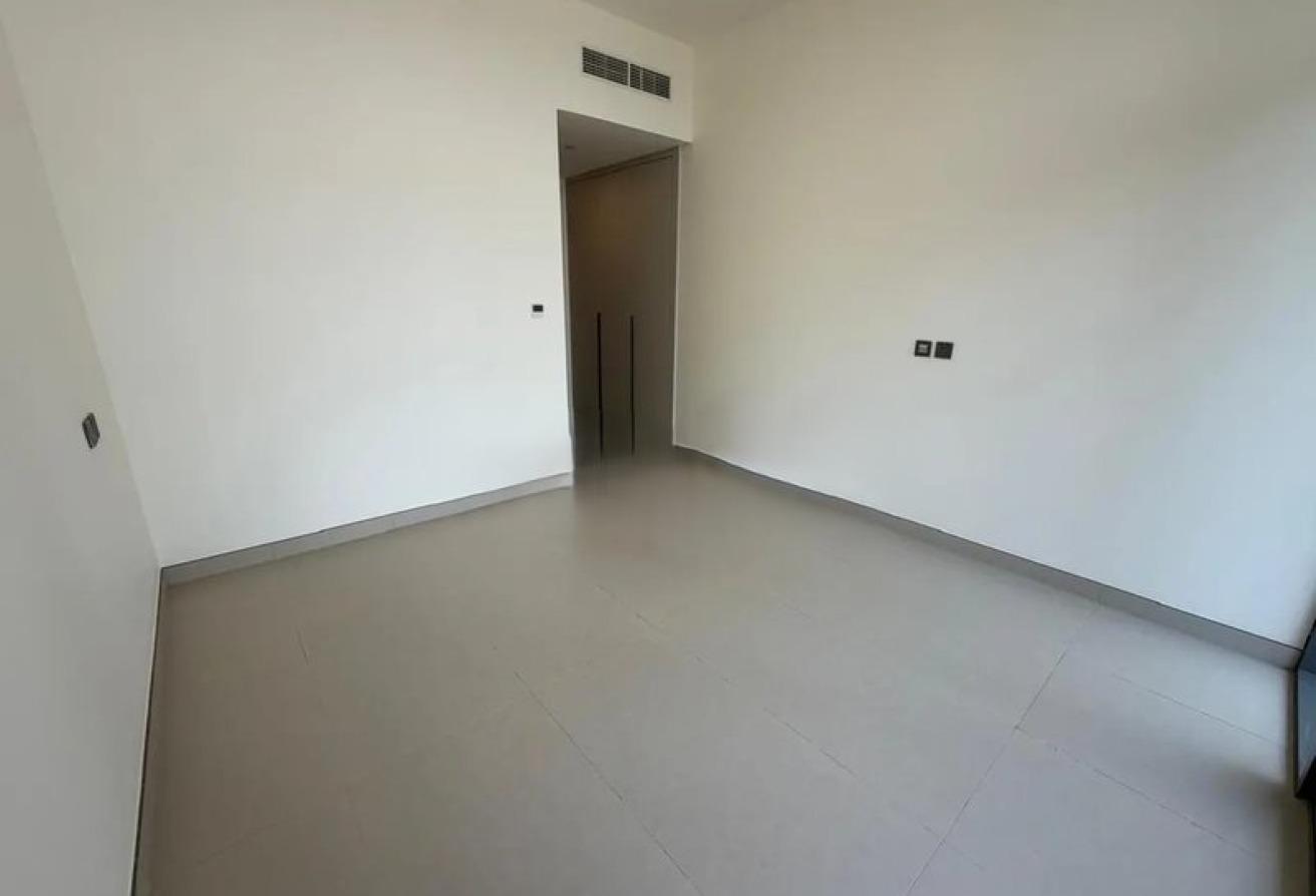 2 BHK | Unfurnished | Vacant photo 6