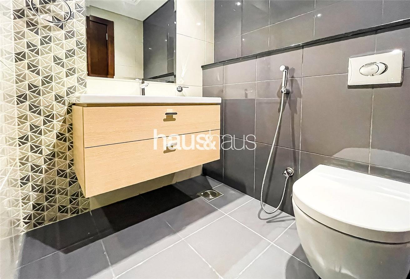Fully Furnished | Amazing Pool Views | Negotiable photo 9
