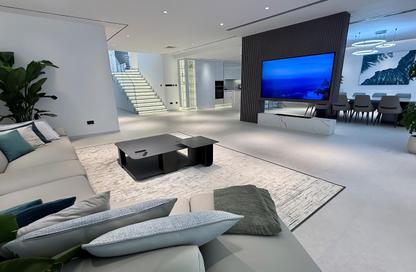 Villa - 5 Bedrooms - 5 Bathrooms for rent in Palm Jumeirah - Dubai