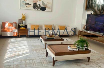 Villa - 4 - 5 for sale in Nad Al Sheba Villas - Nad Al Sheba 3 - Nad Al Sheba - Dubai
