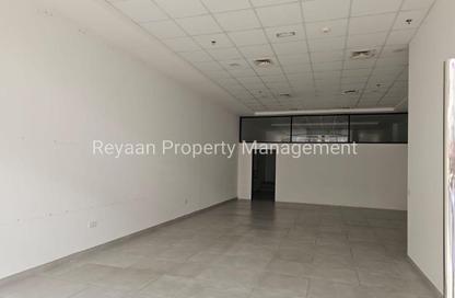 Show Room - Studio - 2 Bathrooms for rent in Salah Al Din Building - Al Khabaisi - Deira - Dubai