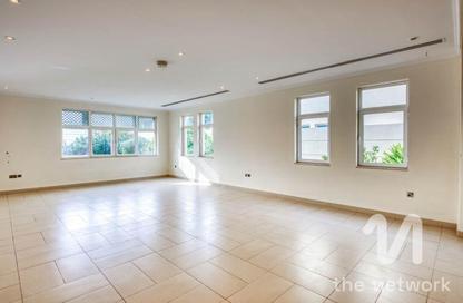 Villa - 4 Bedrooms - 5 Bathrooms for rent in Regional Large - Regional - Jumeirah Park - Dubai