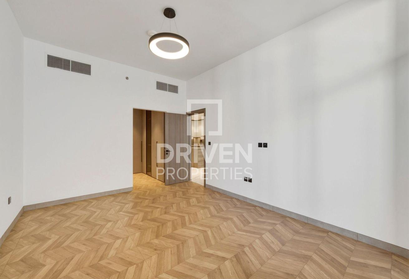 Prime Location | Elegant Apartment | Modern Layout photo 9