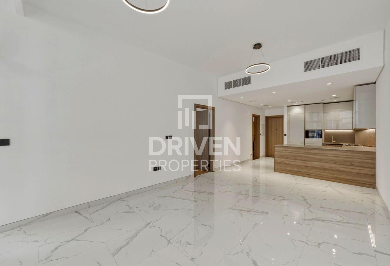 Prime Location | Elegant Apartment | Modern Layout photo 3