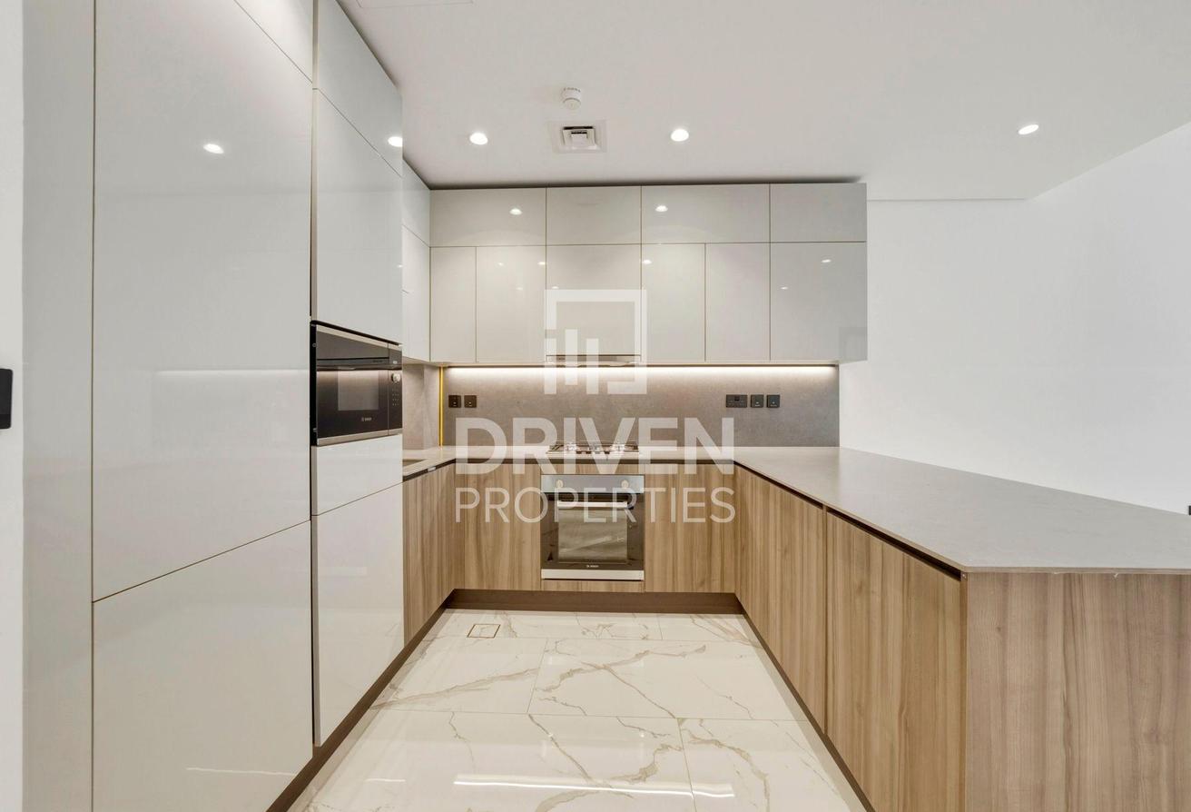 Prime Location | Elegant Apartment | Modern Layout photo 4
