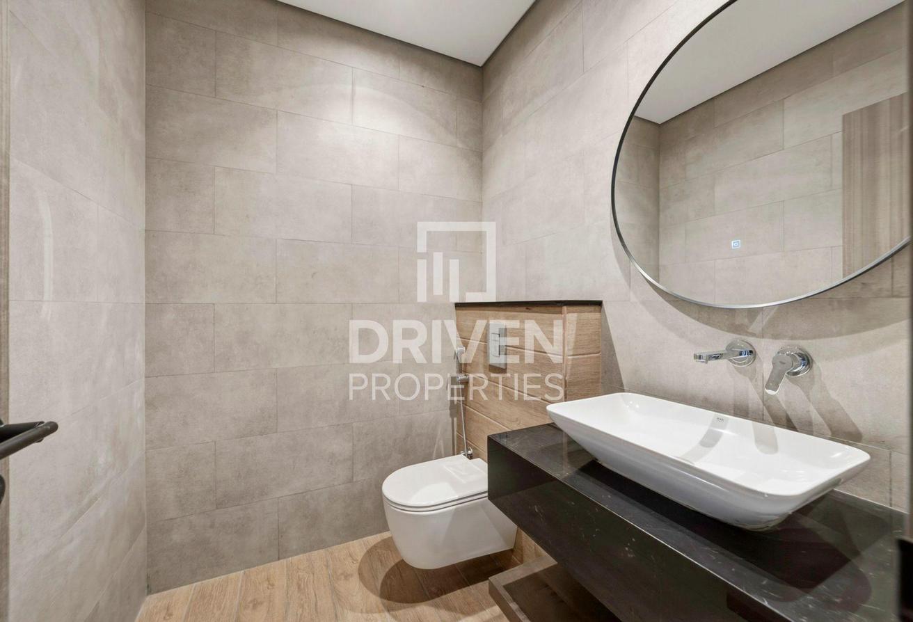 Prime Location | Elegant Apartment | Modern Layout photo 6