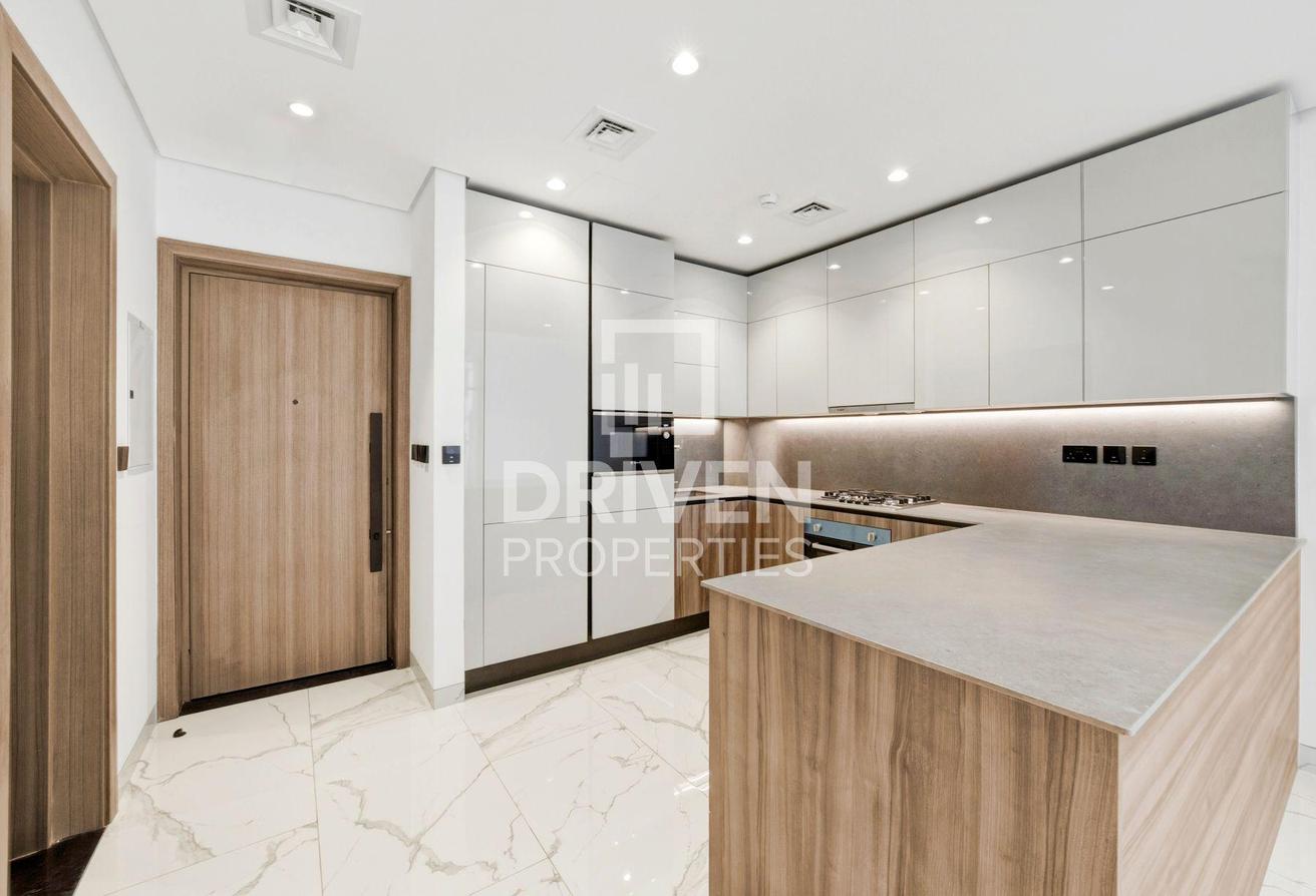 Prime Location | Elegant Apartment | Modern Layout photo 5