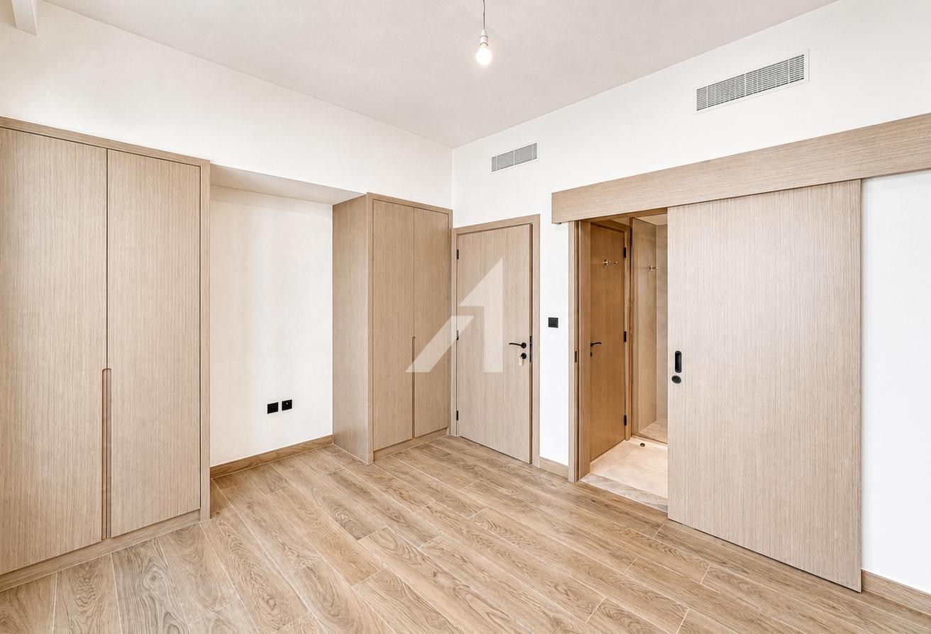 Corner Unit | Brand New | Plus Maid photo 11