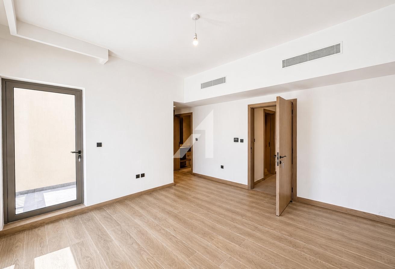 Corner Unit | Brand New | Plus Maid photo 10