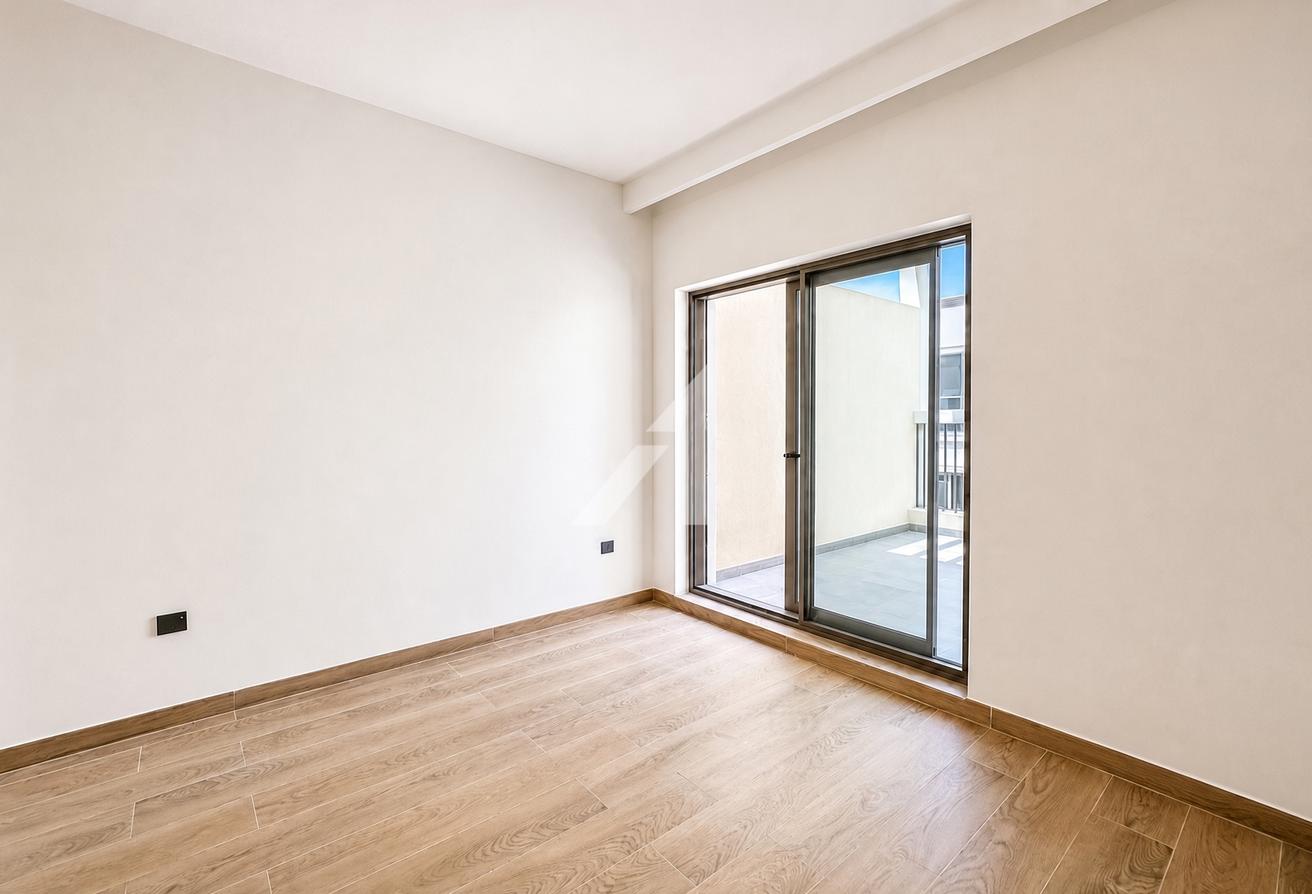 Corner Unit | Brand New | Plus Maid photo 14