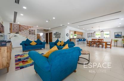 Villa - 4 - 5 for rent in District 3 - Jumeirah Park - Dubai
