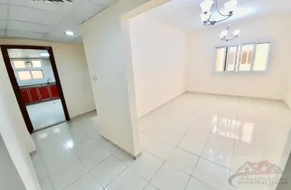 Apartment - 1 Bedroom - 2 Bathrooms for rent in Hajar Building - Muwaileh Commercial - Sharjah