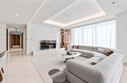Apartment - 3 Bedrooms - 3 Bathrooms for rent in Palace Beach Residence Tower 2 - Palace Beach Residence - Emaar Beachfront - Dubai Harbour - Dubai