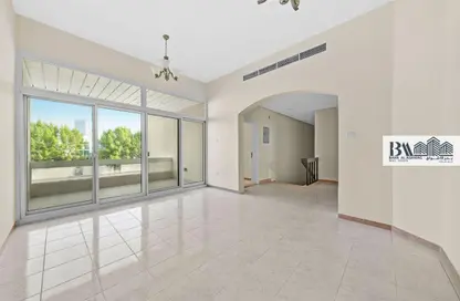 فيلا - استوديو - 3 حمامات للايجار في جميرا 1 - جميرا - دبي