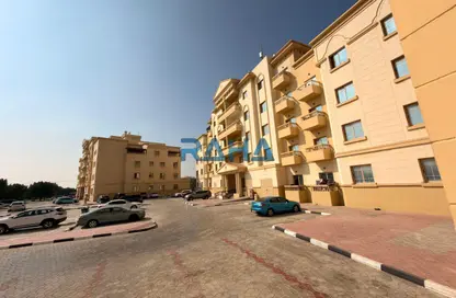 شقة - 2 غرف نوم - 2 حمامات للبيع في بناية 8 - قرية الياسمين - رأس الخيمة