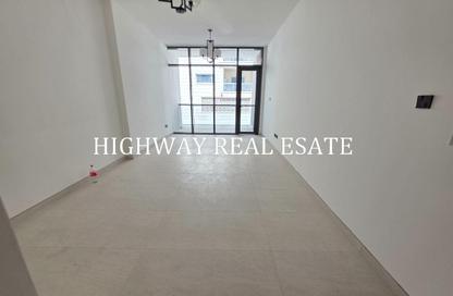 Apartment - 1 - 2 for rent in Muwailih Building - Muwaileh - Sharjah