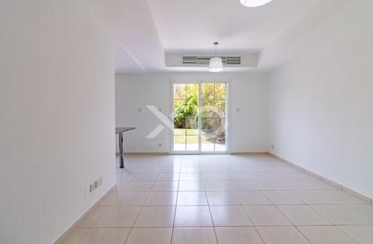 Villa - 2 Bedrooms - 3 Bathrooms for rent in Springs 15 - The Springs - Dubai Villa - 2 Bedrooms - 3 Bathrooms for rent in Springs 15 - The Springs - Dubai