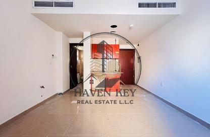 Apartment - Studio - 1 for rent in Muwailih Building - Muwaileh - Sharjah