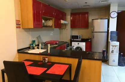 شقة - غرفة نوم - 2 حمامات للايجار في جلوبال جرين فيو - منطقة مركز الأعمال - المدينة العالمية - دبي