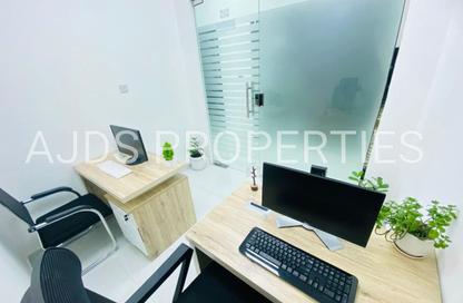 Office Space - Studio - 1 Bathroom for rent in Red Avenue - Al Garhoud - Dubai