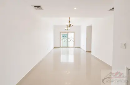 Apartment - 3 Bedrooms - 3 Bathrooms for rent in Muwaileh 3 Building - Muwaileh - Sharjah