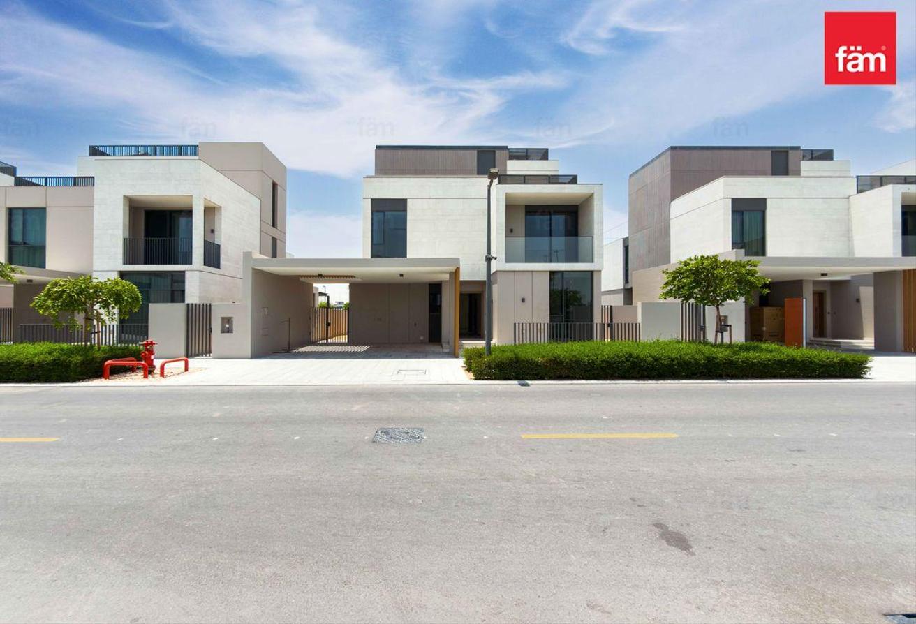 Largest Layout | Park Backing Luxury 4br Villa photo 10
