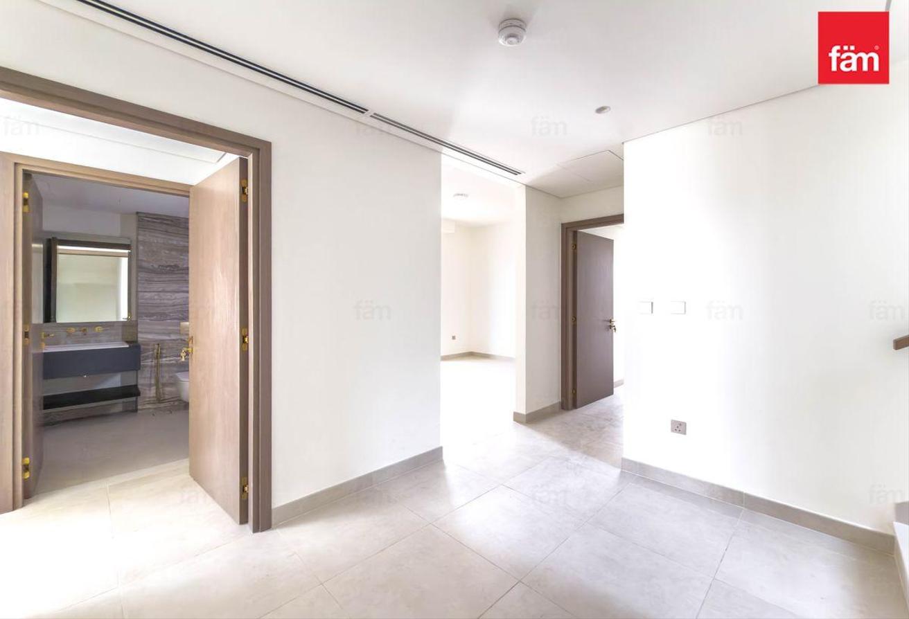 Largest Layout | Park Backing Luxury 4br Villa photo 15