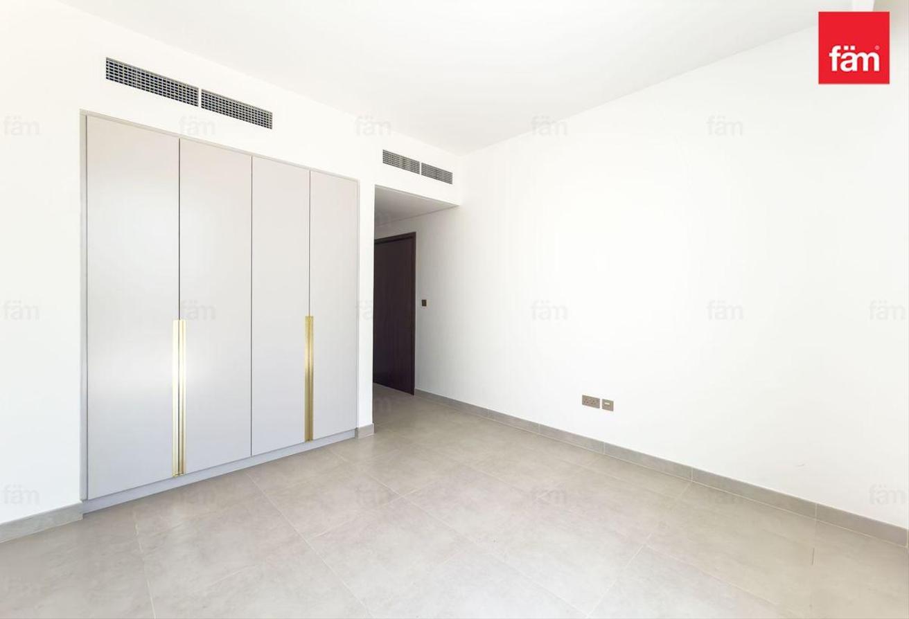 Largest Layout | Park Backing Luxury 4br Villa photo 12