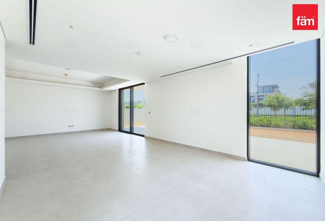 Largest Layout | Park Backing Luxury 4br Villa photo 9