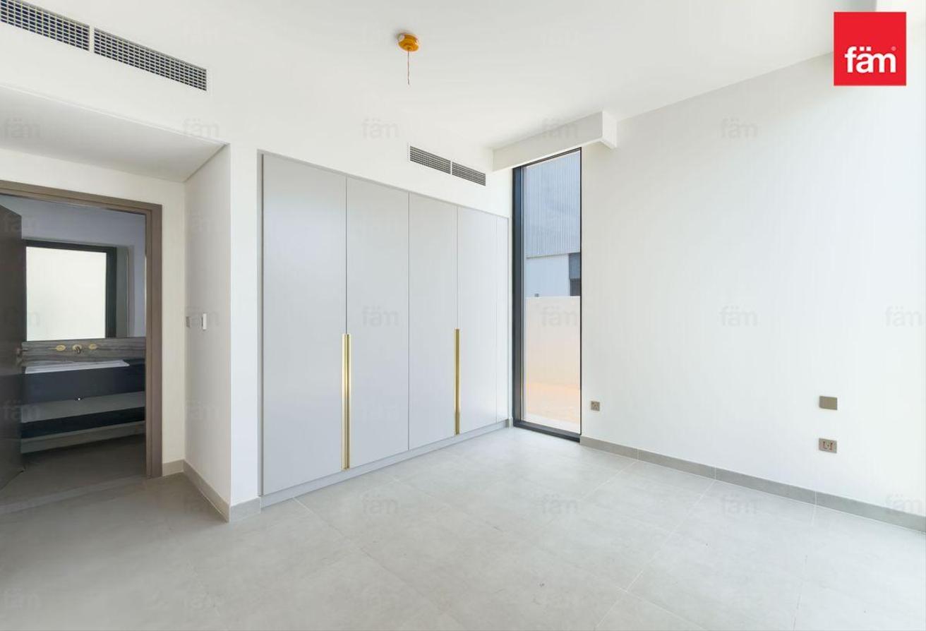 Largest Layout | Park Backing Luxury 4br Villa photo 14