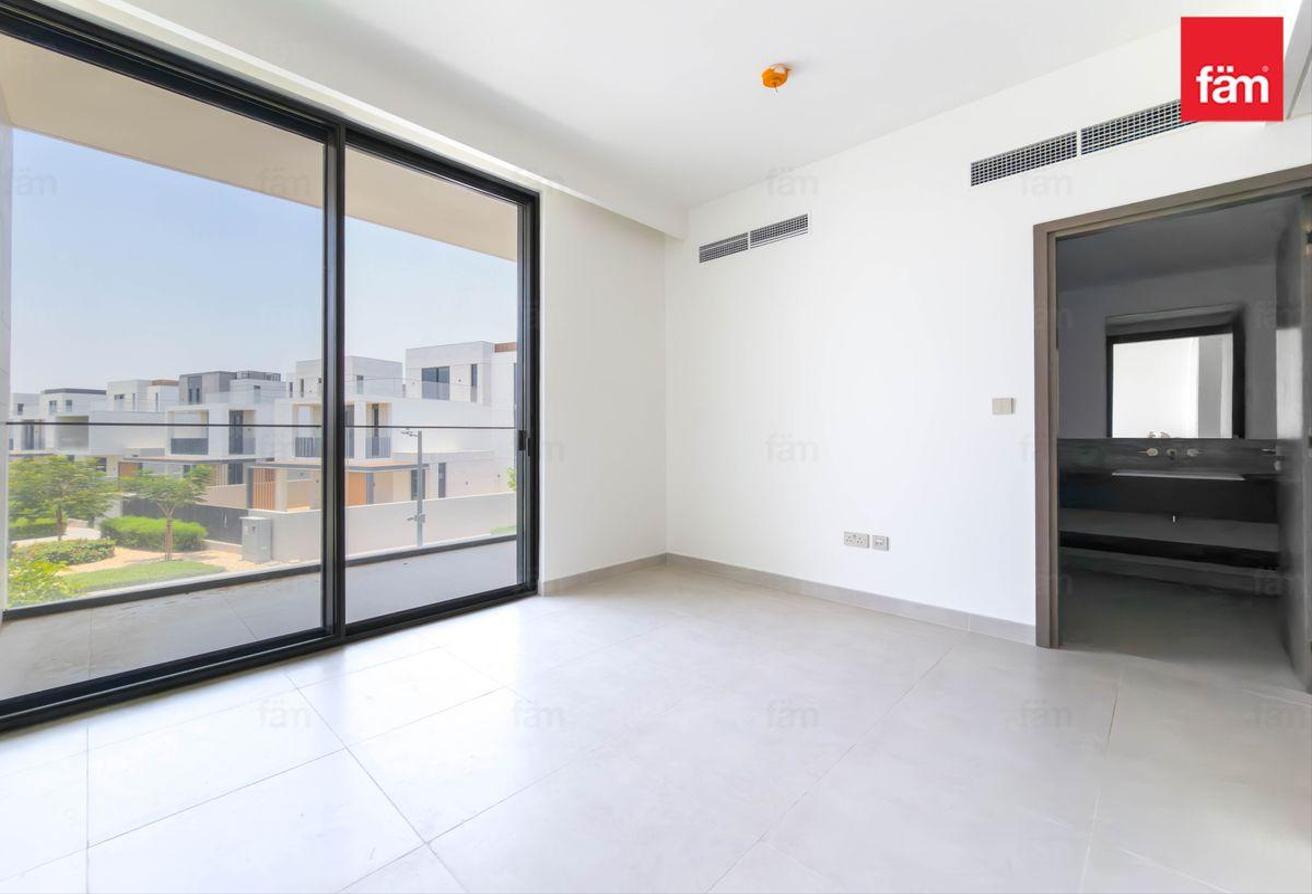 Largest Layout | Park Backing Luxury 4br Villa photo 3