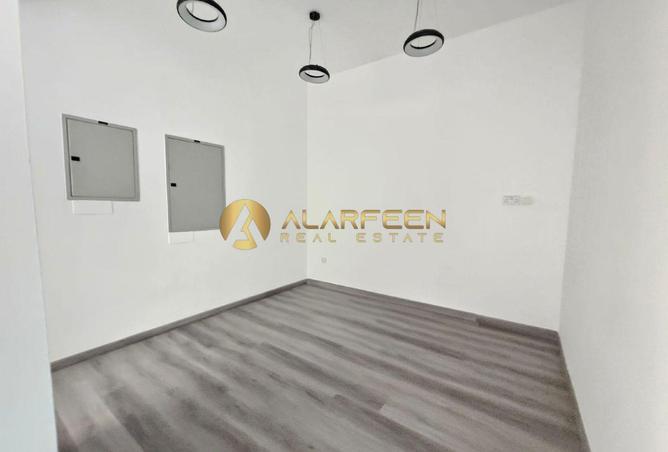 G+1 | Near To Exit | Prime Location photo 3