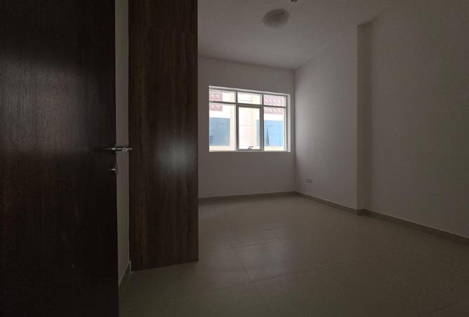92727389 - صورة العقار 2