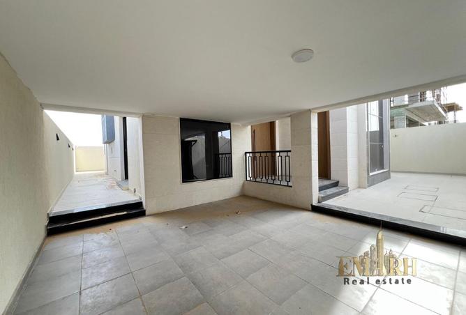87464379 - Property Image 2